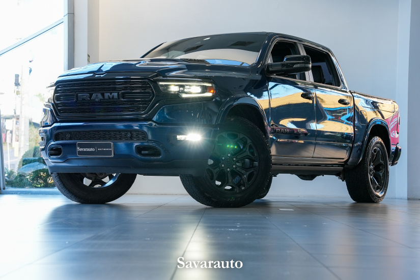 RAM 1500 5.7 V8 GASOLINA LIMITED NIGHT EDITION CD 4X4  